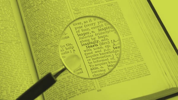 How Bilingual MCs Can Switch Languages Smoothly On Stage